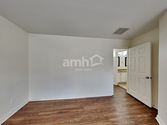 Building Photo - 115 W Camino Rancho Vecino