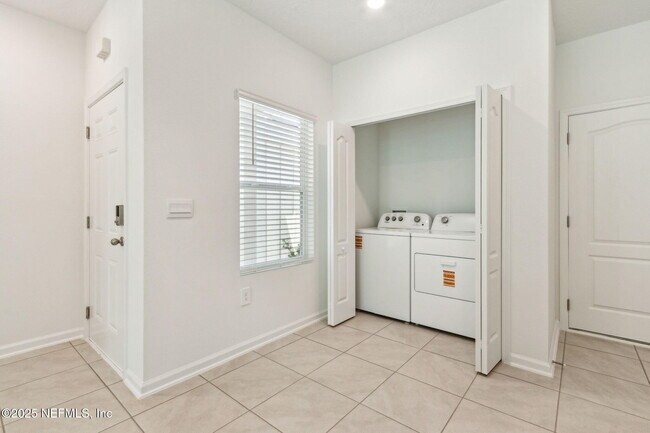 Building Photo - 64 Playa De Luna Ln