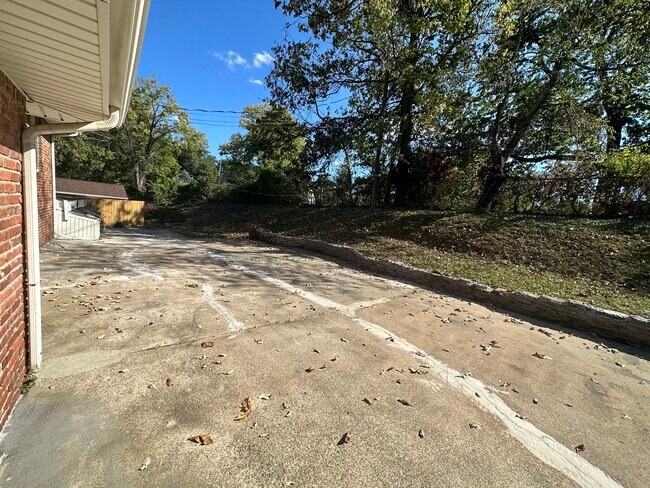Building Photo - 1516 Schuff Ln