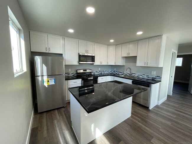 New Kitchen Stainless Steel Appliances - 3410 Chamoune Ave