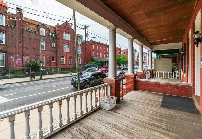 Building Photo - 2 Bed West Powelton Apartment