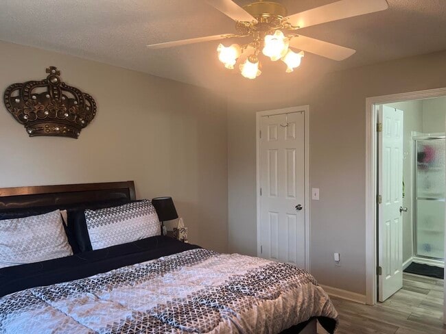 Building Photo - 863 Lyndsi Ln