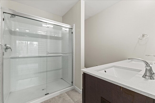 Building Photo - New Construction 2-Bed Townhome Near Boeing, Paine Field & Everett Naval Base – Quartz Kitchen, A...
