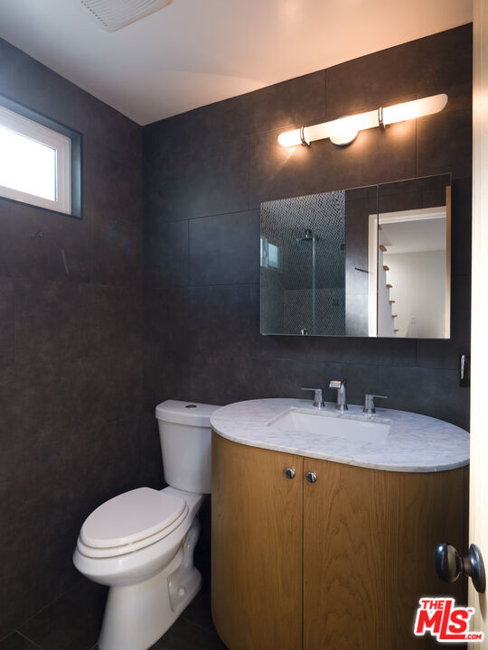 Building Photo - 2933 Acresite St