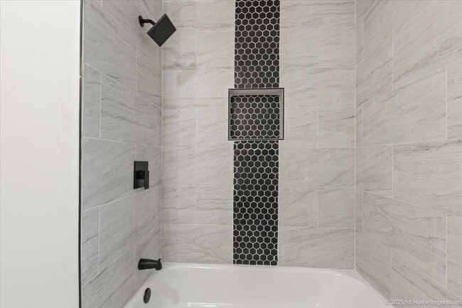 Building Photo - 15041 Irving Ave