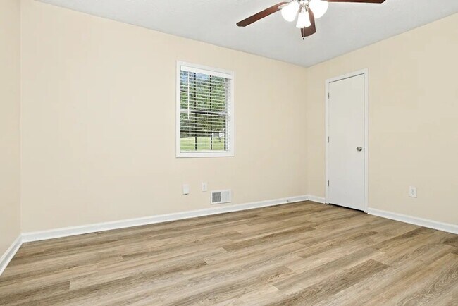 Building Photo - 124 Fairview Way