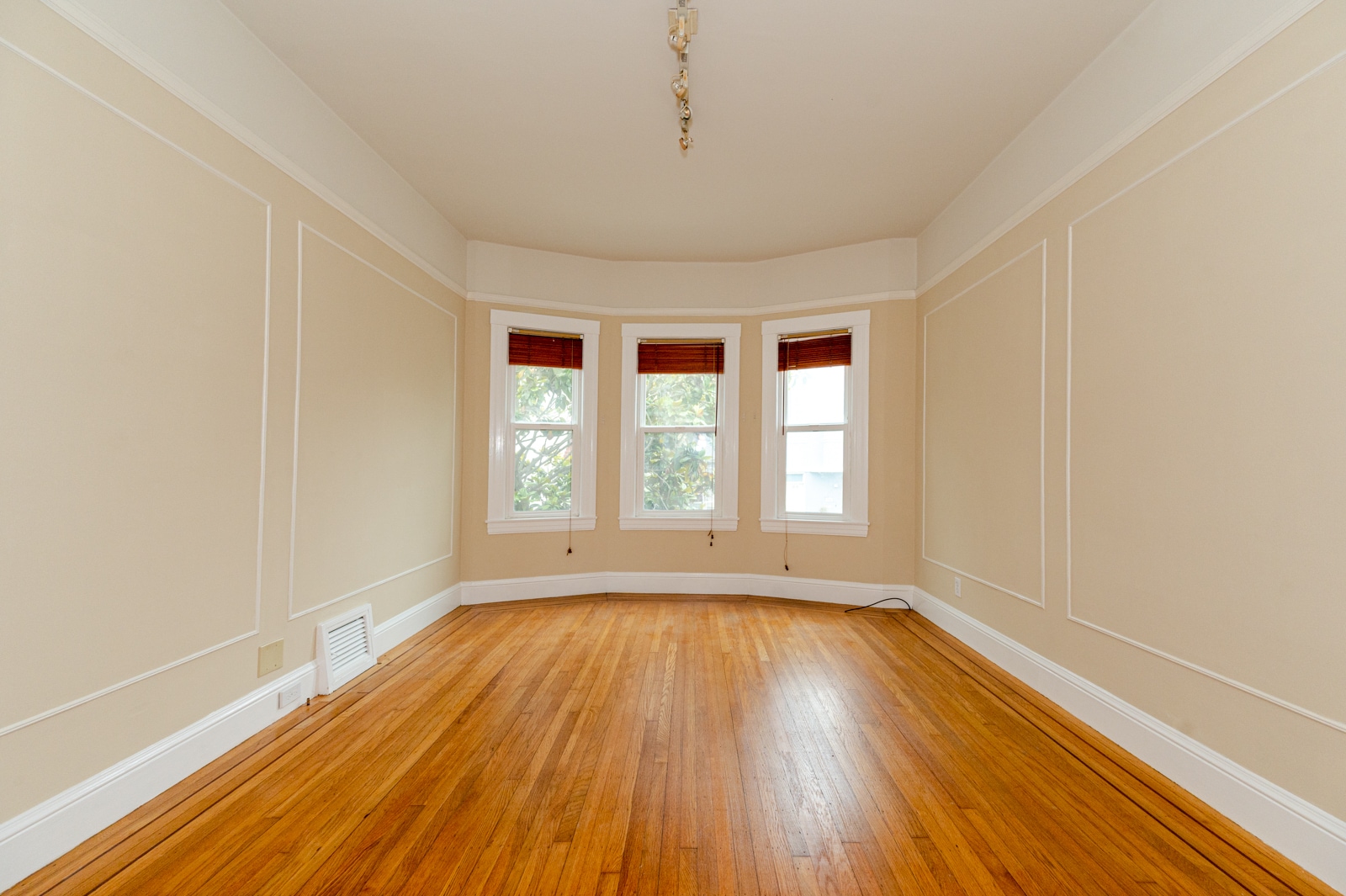 Building Photo - 149 Joost Ave