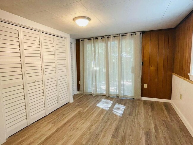 Building Photo - Florida Cottage with a Bonus Room ready for move in!