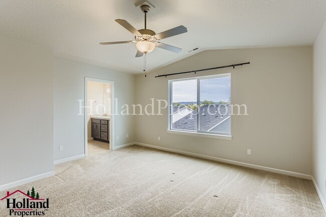 Building Photo - Amaizing 5-Bedroom, with Pergola! Move in special $300 off first month rent*** NEW PRICE at $2,750!