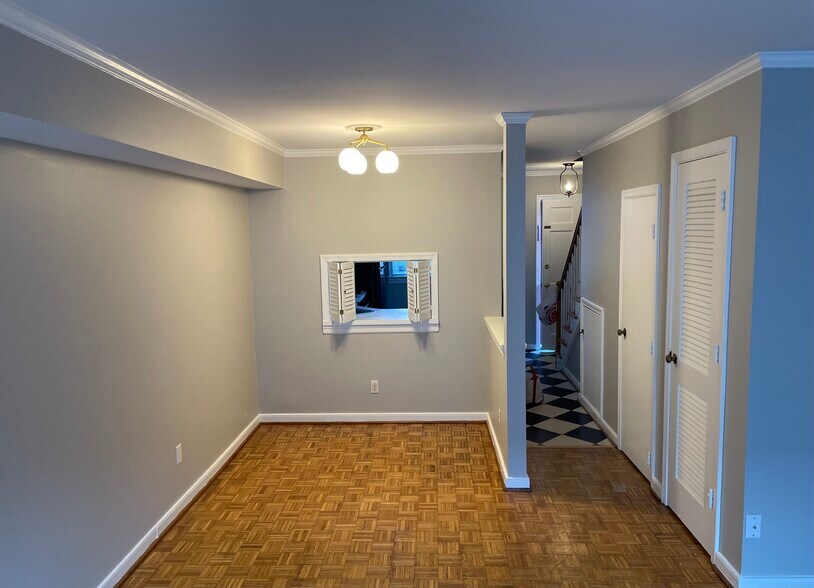 Primary Photo - 509 N Hamilton St