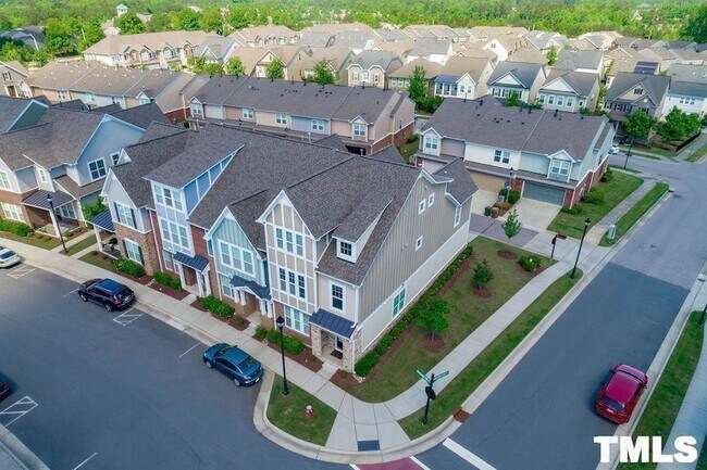 Building Photo - 563 Balsam Fir Dr