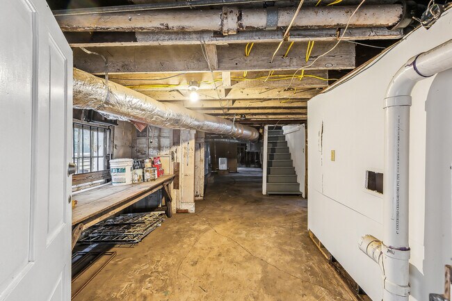 Building Photo - 2506 State St