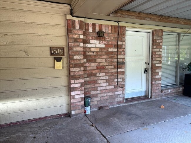 Building Photo - 1013 Mccall Ave