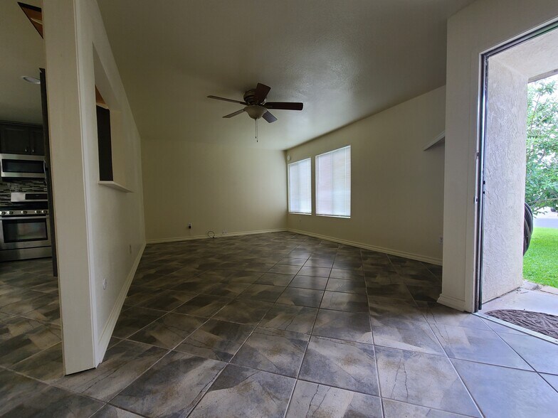Living room - 10191 Eagle Rock Ave