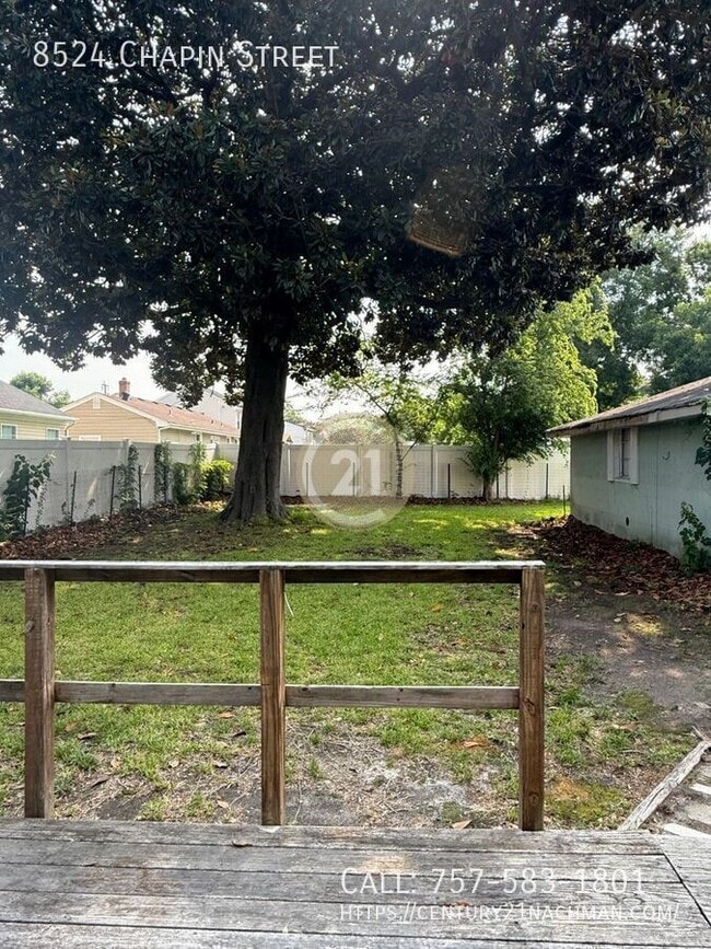 Building Photo - 8524 Chapin St