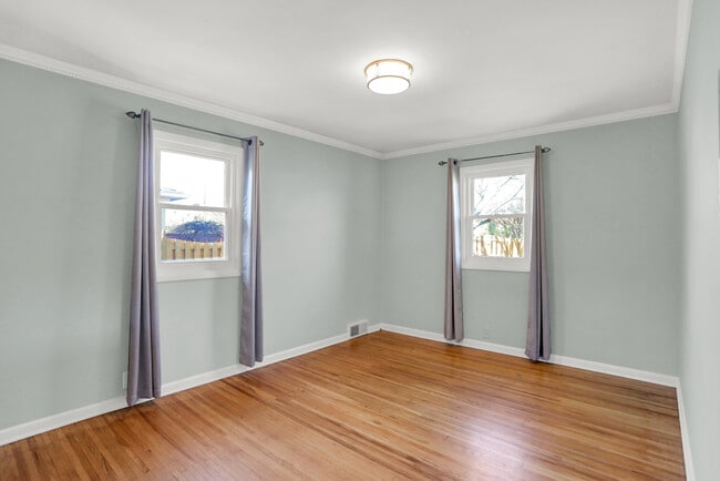 Building Photo - 1240 N Irvington Ave