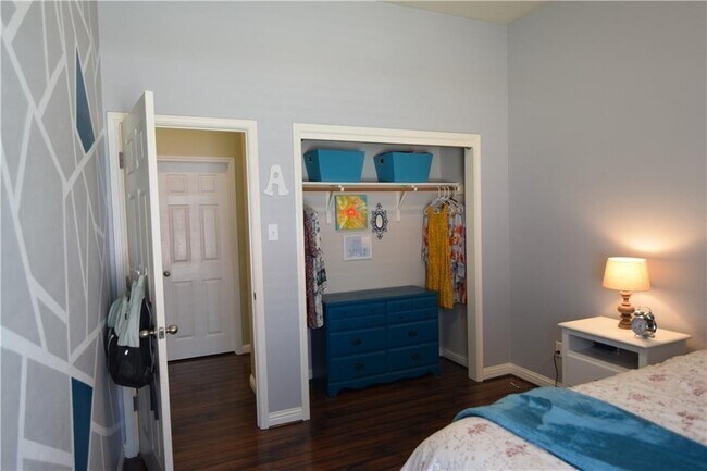 Building Photo - 310 Wildhorse Creek