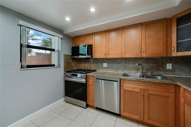 Building Photo - 6929 SW 110th Ave