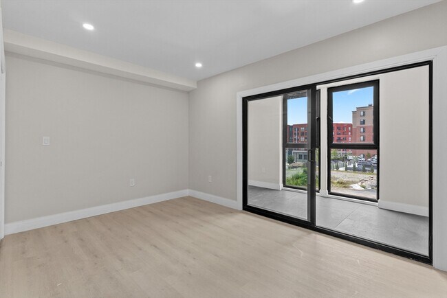 Building Photo - 153 Green St