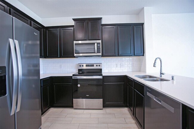 Building Photo - 2234 Memory Oaks Dr