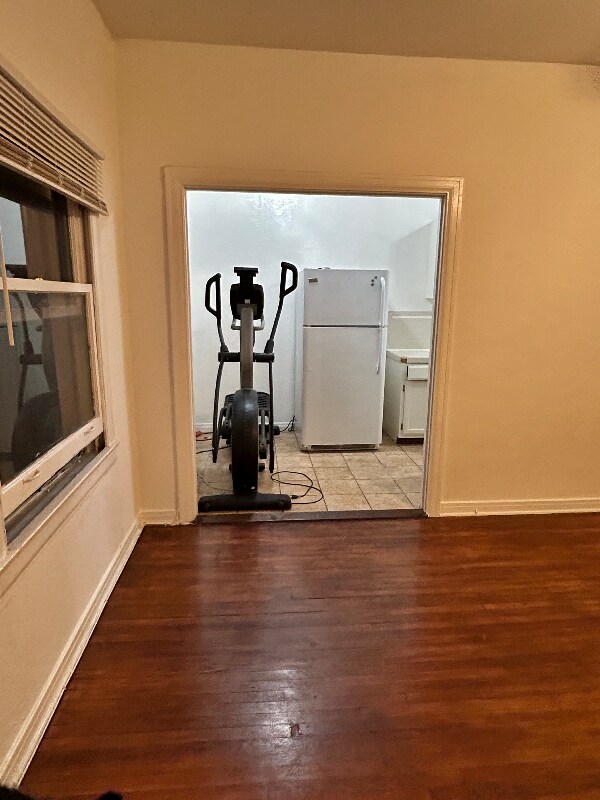 Building Photo - 2025 Cheremoya Ave