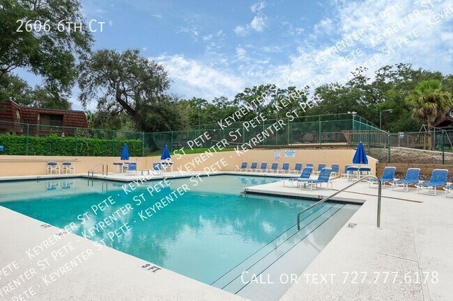 Building Photo - 2606 6th Ct