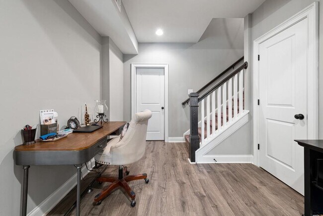 Building Photo - 4020 Manor Oak Cir