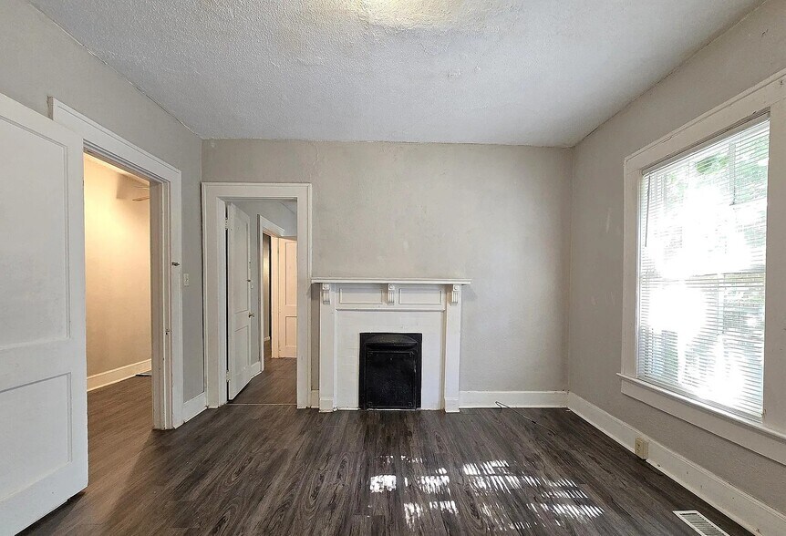 Building Photo - 2483 Beech Ave