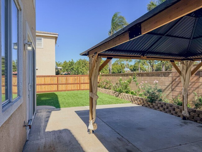 Building Photo - 818 Navigator Way