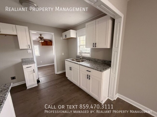 Building Photo - 400 Broadway-