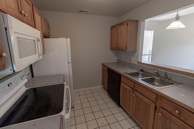 Building Photo - 1412 N Frideriki Dr