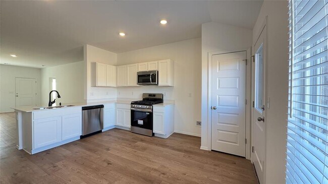 Building Photo - 21097 River Mist Dr