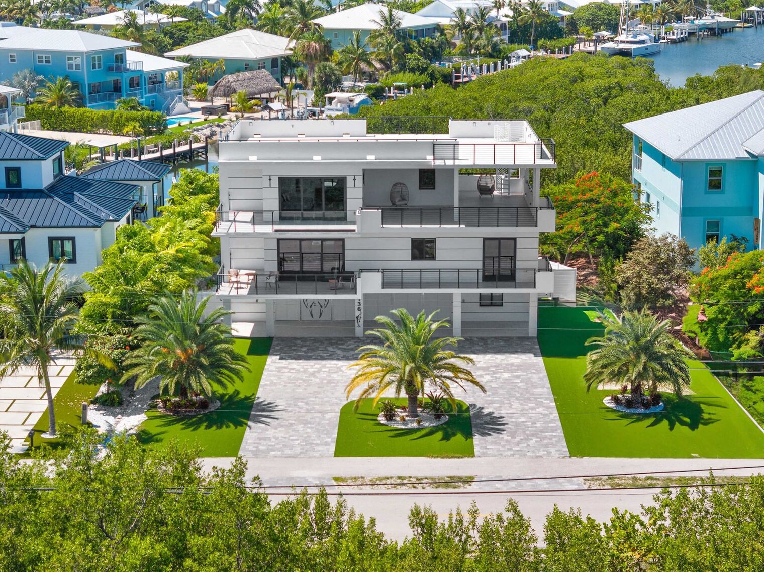 Building Photo - 136 Coco Plum Dr