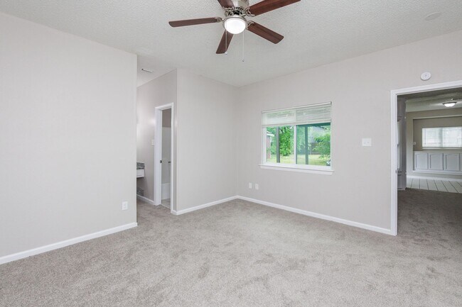 Building Photo - 11313 Red Creek Cir