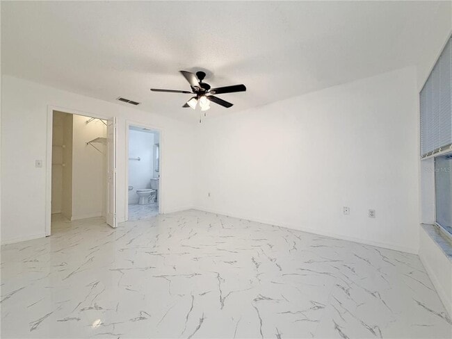 Building Photo - 1820 Hallcrest Dr