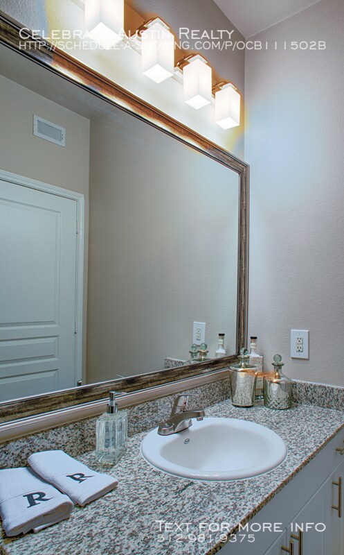 Building Photo - Radius at Turtle Creek