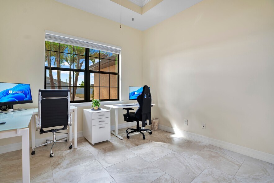 Building Photo - 1627 SW 14th St