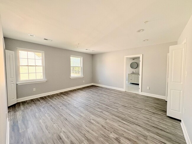 Building Photo - 6710 Hudson St