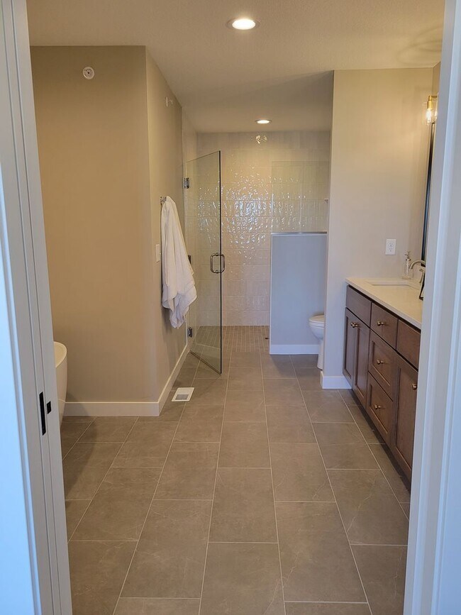 Building Photo - Executive Luxury Rentals