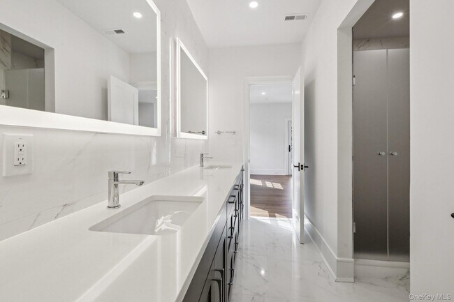 Building Photo - 15 High Point Terrace