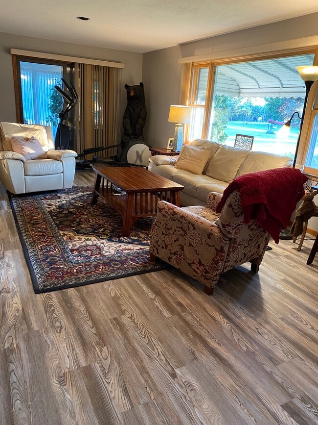 Bright and open main floor family room - 210 Elm Ave S