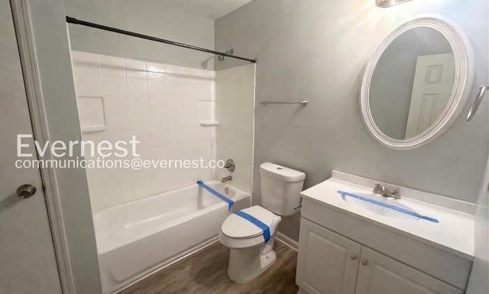 Building Photo - 1085 Samuel Dr