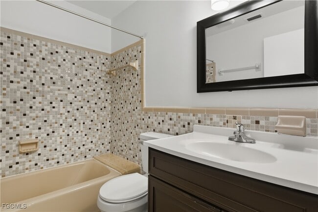 Building Photo - 4208 SE 19th Pl