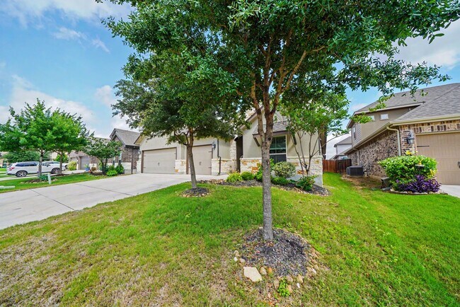 Building Photo - Stunning 4BR Home with 3-Car Garage in Turning Stone - Realtor Commission: $750
