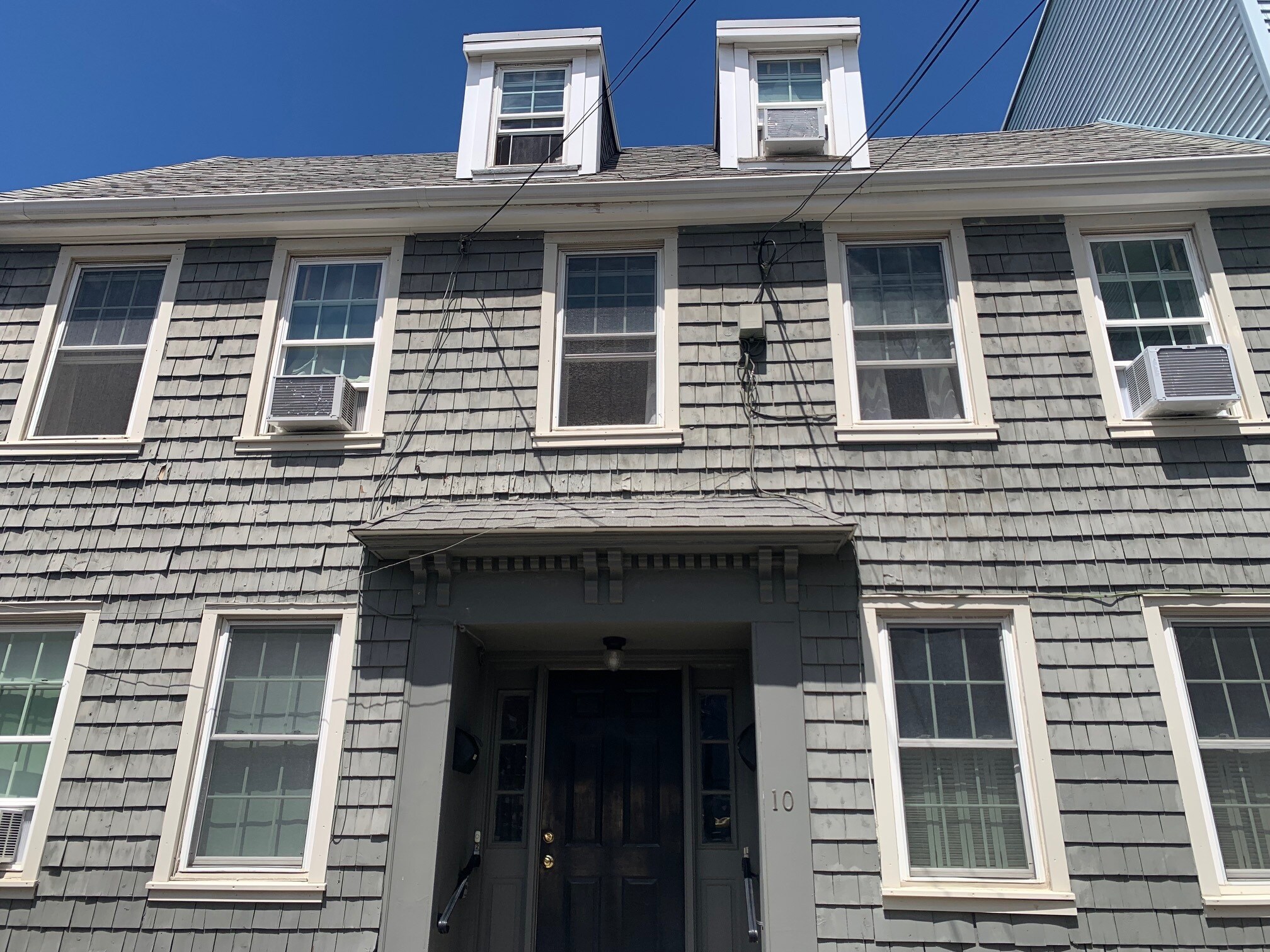 Building Photo - 10 Salem Street Ave
