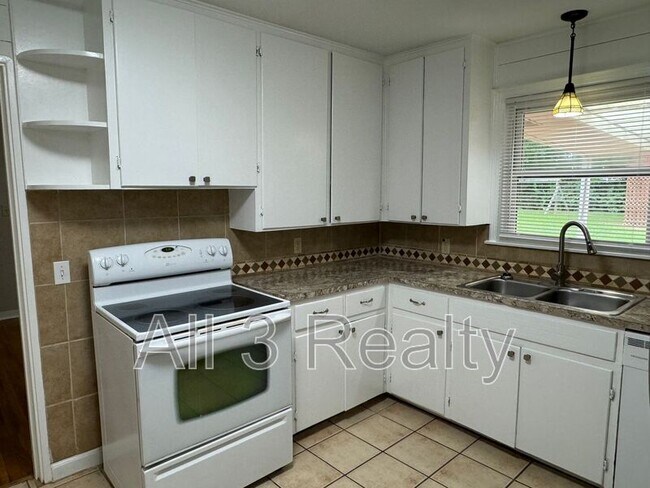Building Photo - 3561 Prince George Dr