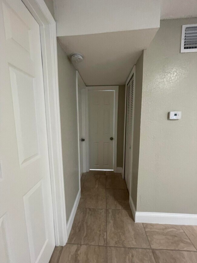 Building Photo - 2504 Wilkens Ave