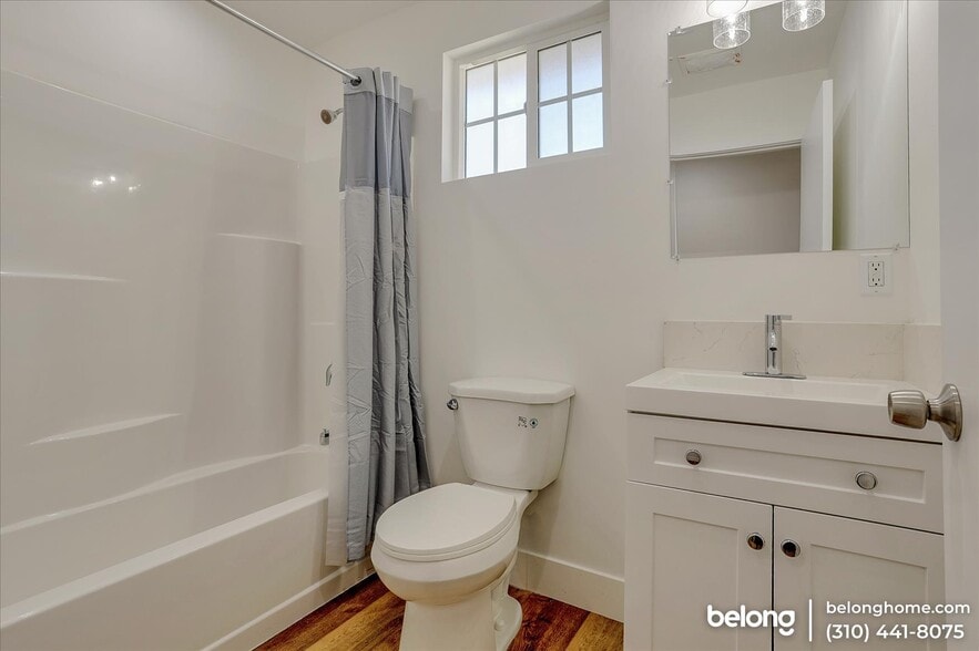 Building Photo - 8833 Paso Robles Ave