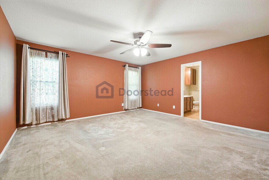 Building Photo - 12744 Northern Pine Dr