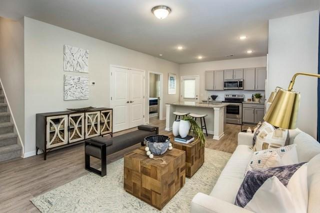 Building Photo - 245 Fox Run Dr